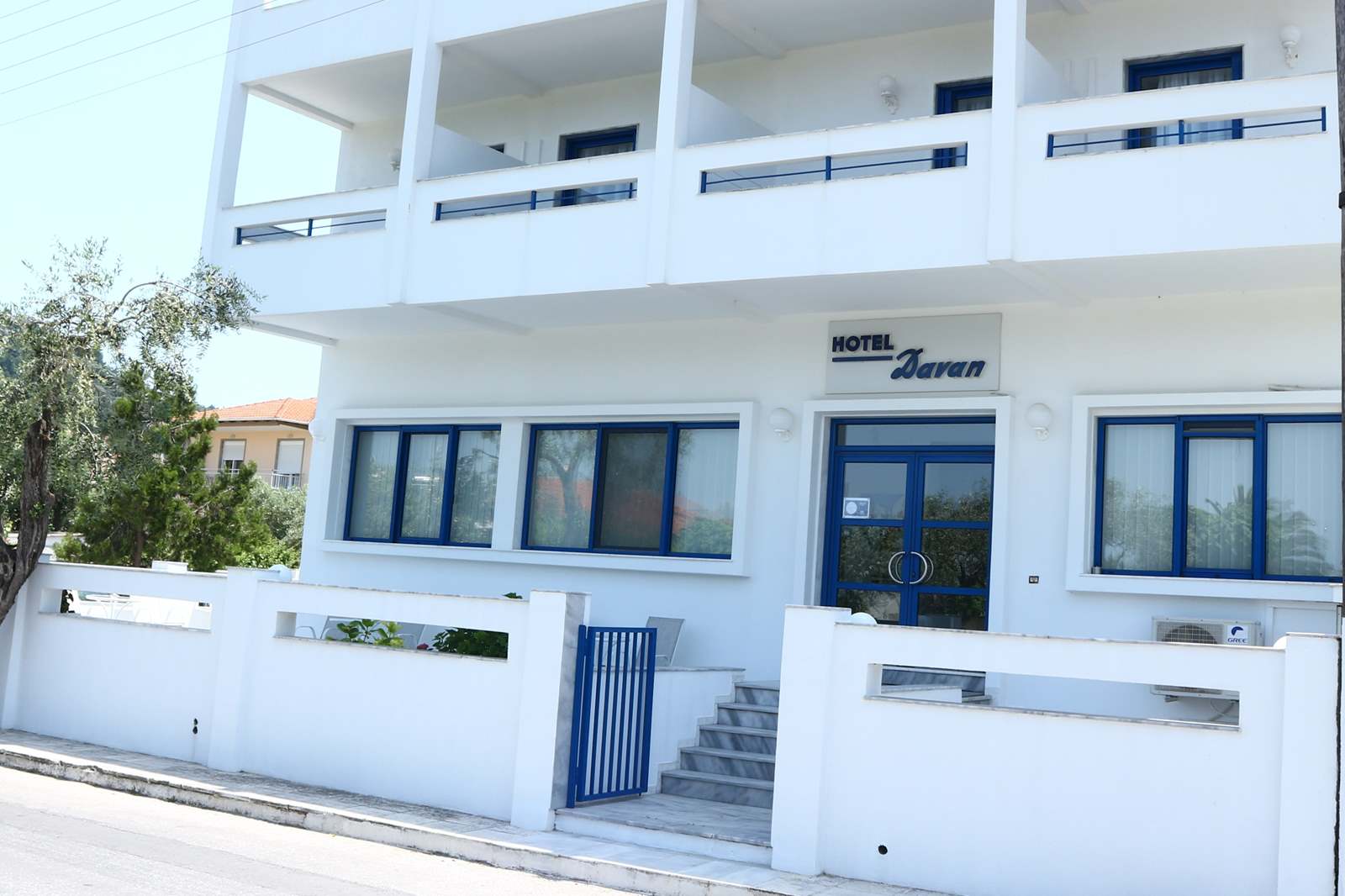 Tiara Holidays - Danae Hotel